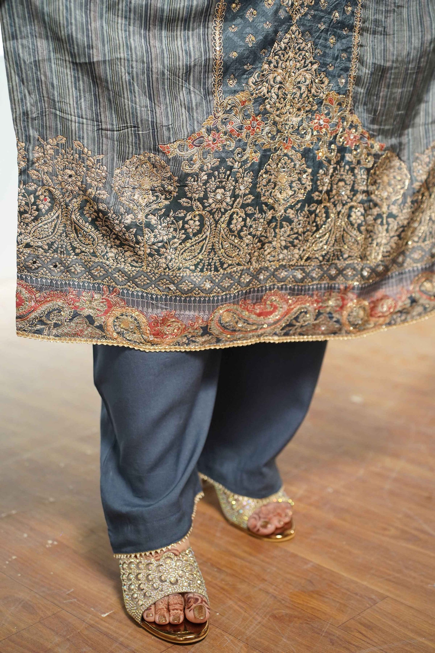 Rehaani Karachi Muslin Suit with Aari Work