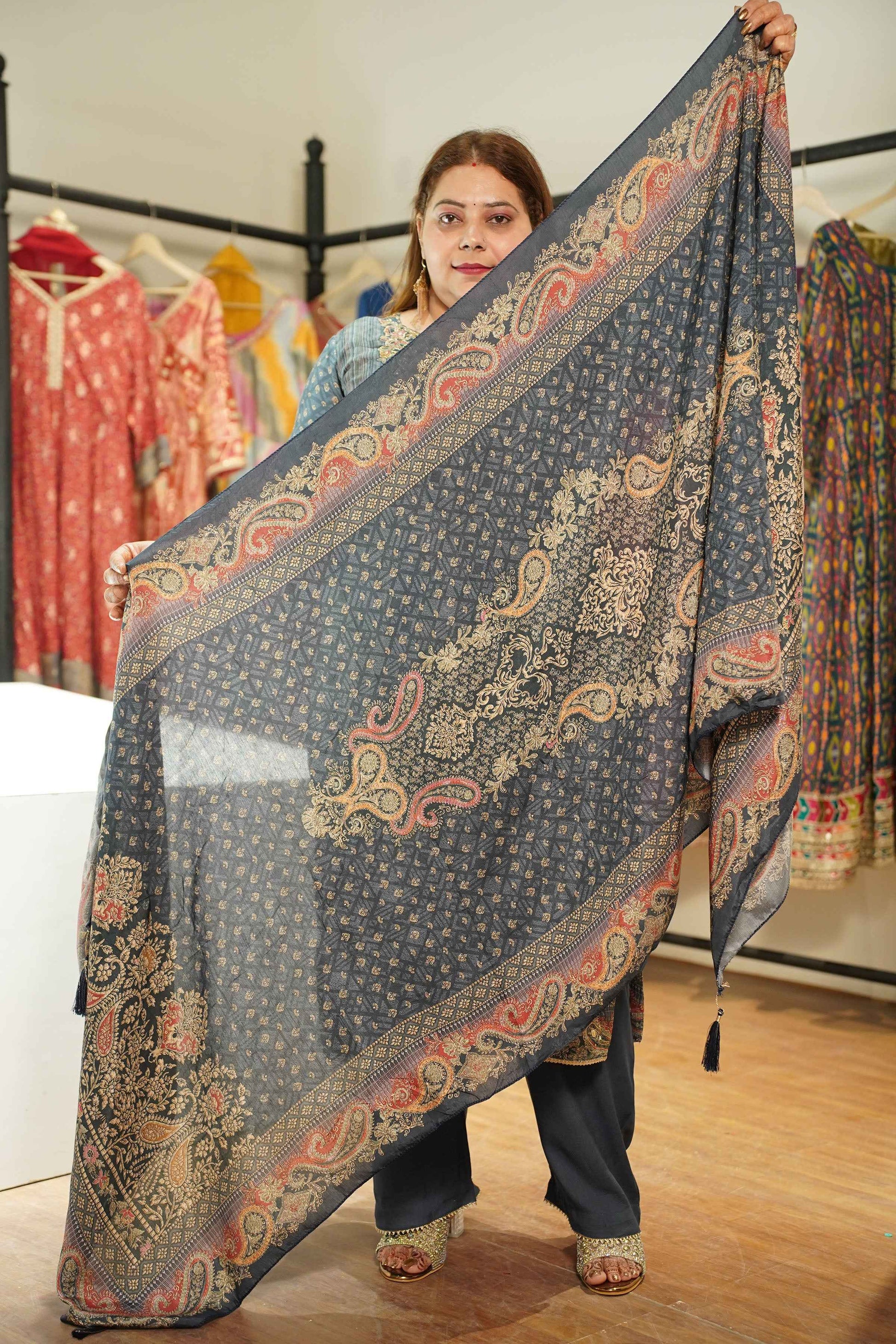 Rehaani Karachi Muslin Suit with Aari Work