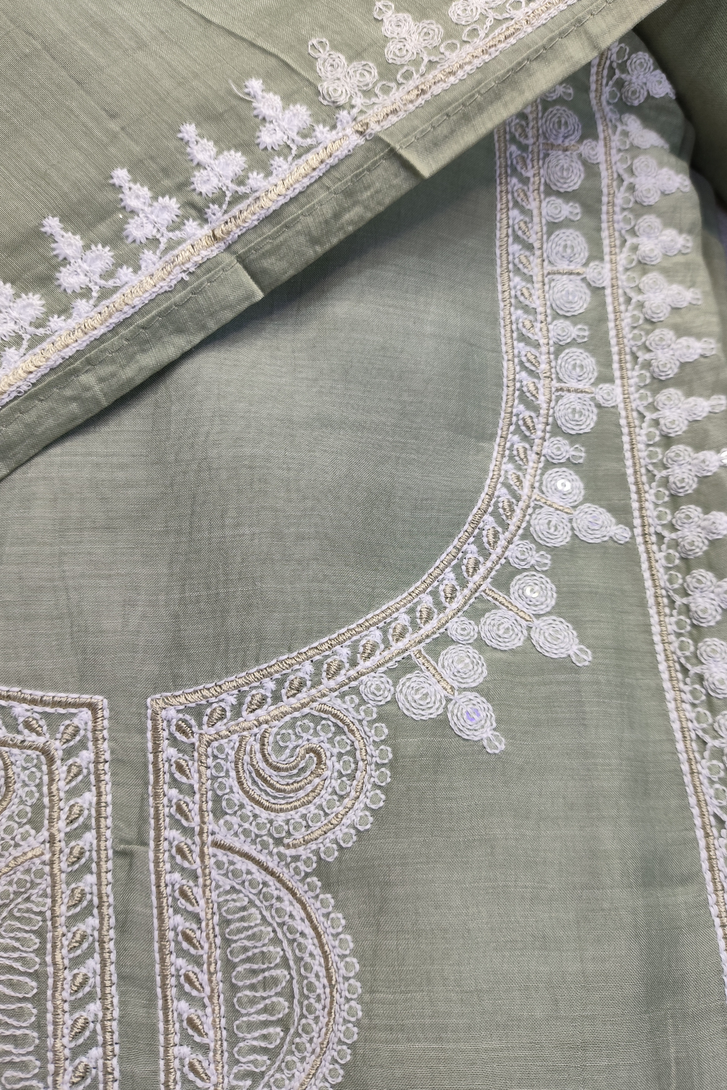 Soft Pista Embroidered Mul Cotton Suit