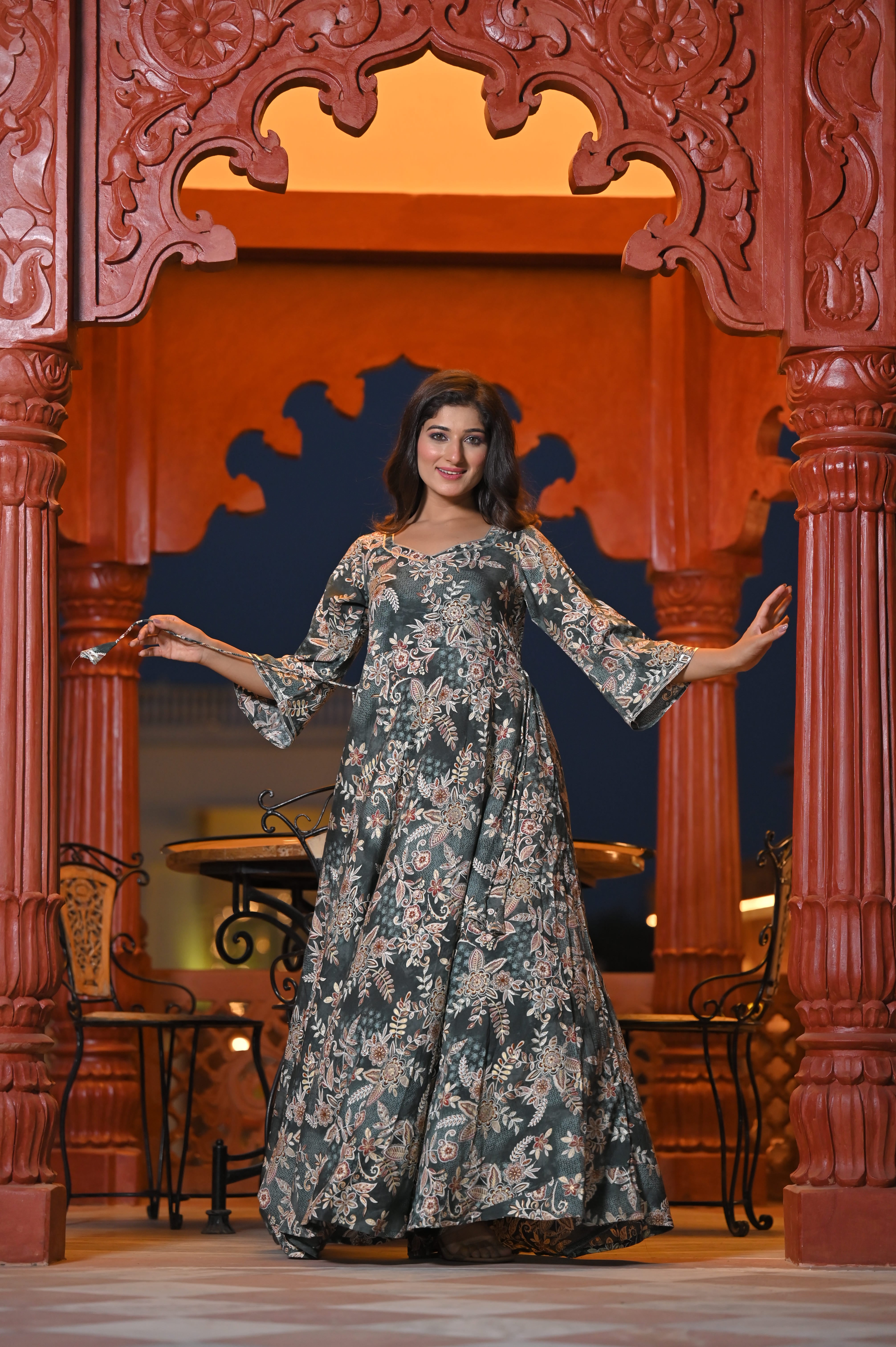 Buy designer bollywood saree gowns online shopping @ zatki