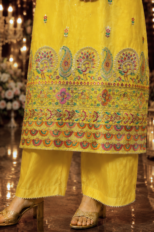 Saanvi Prabha Shimmer Suit With Zari Embroidery (Copy)