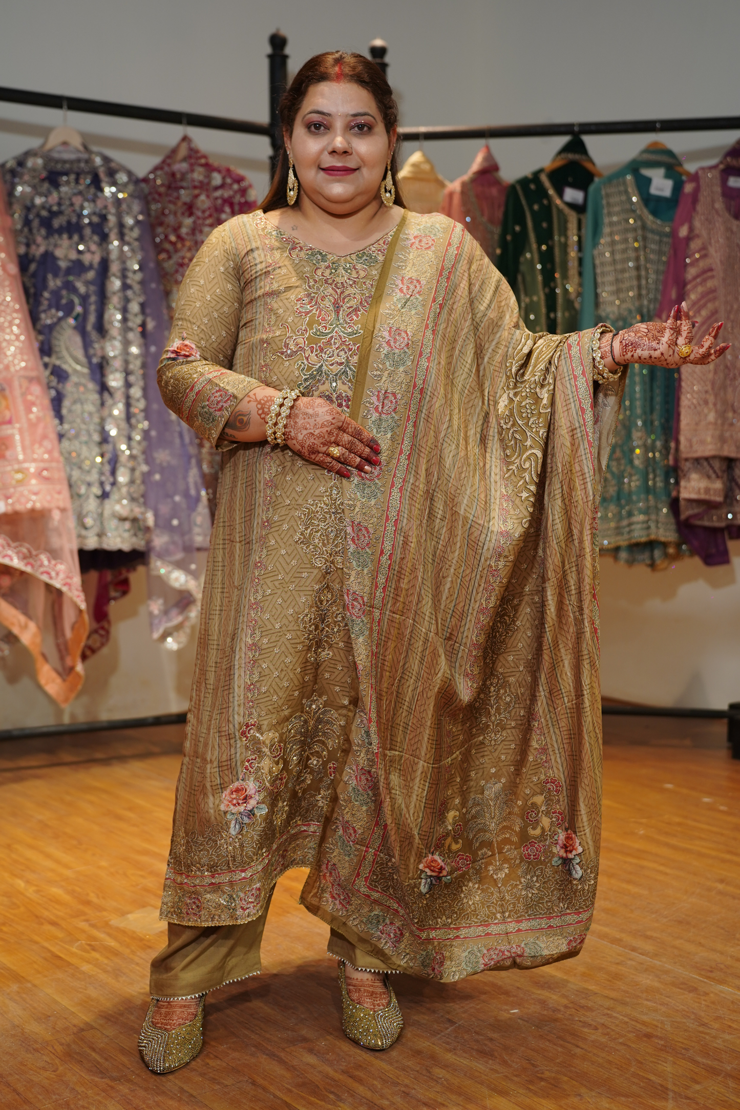 Fiza-e-Noor Muslin Suit with Aari Work