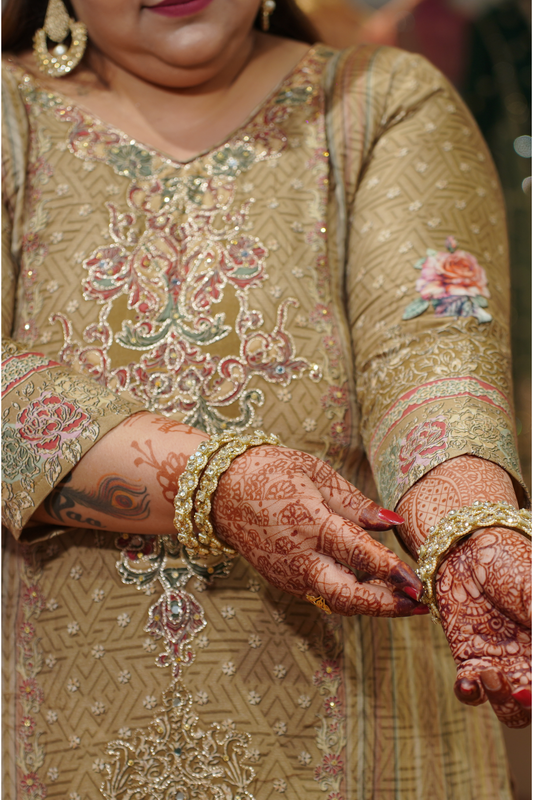 Fiza-e-Noor Muslin Suit with Aari Work