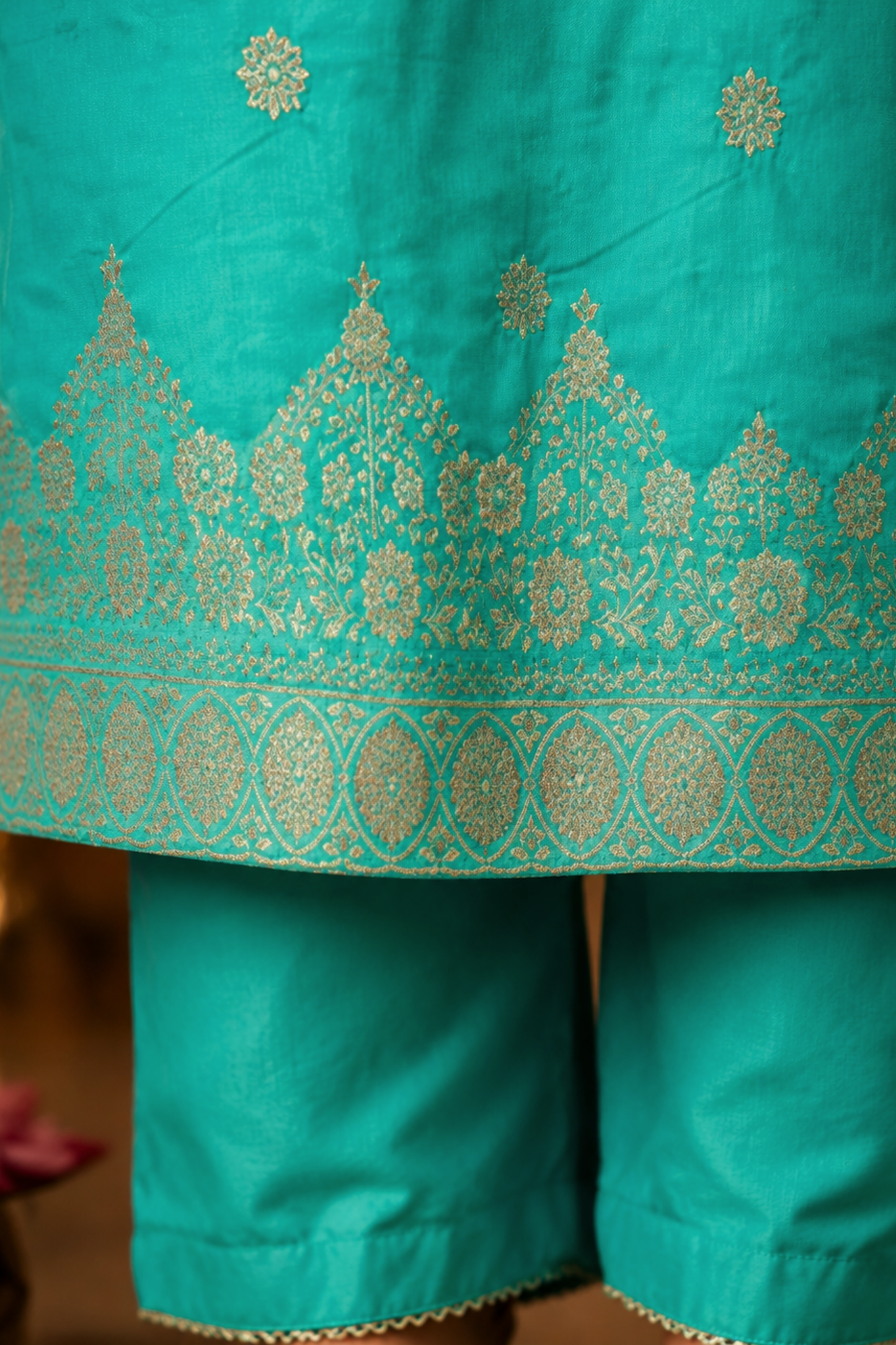 Mrinal Firozi Jacquard Silk Suit