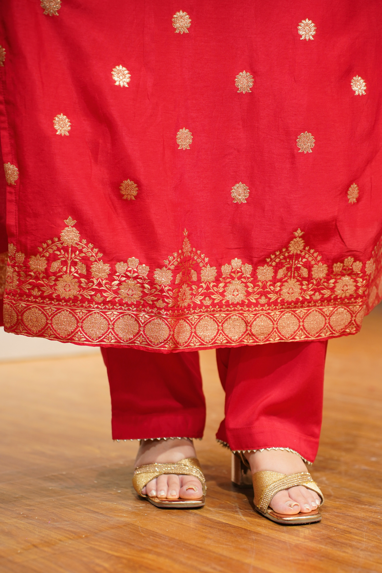 Katyayani Red Jacquard Silk Suit