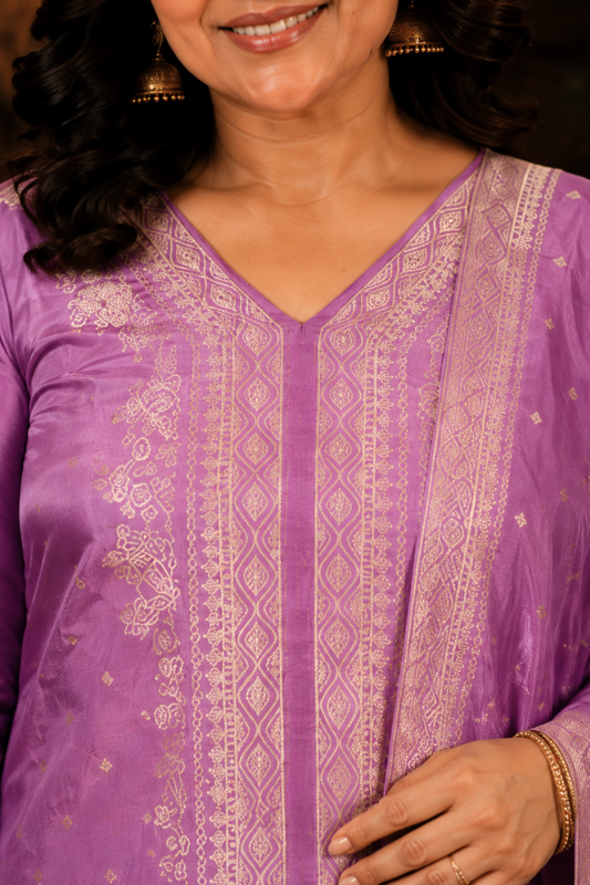 Raavia Mauve Silk Suit With Jacquard Weave