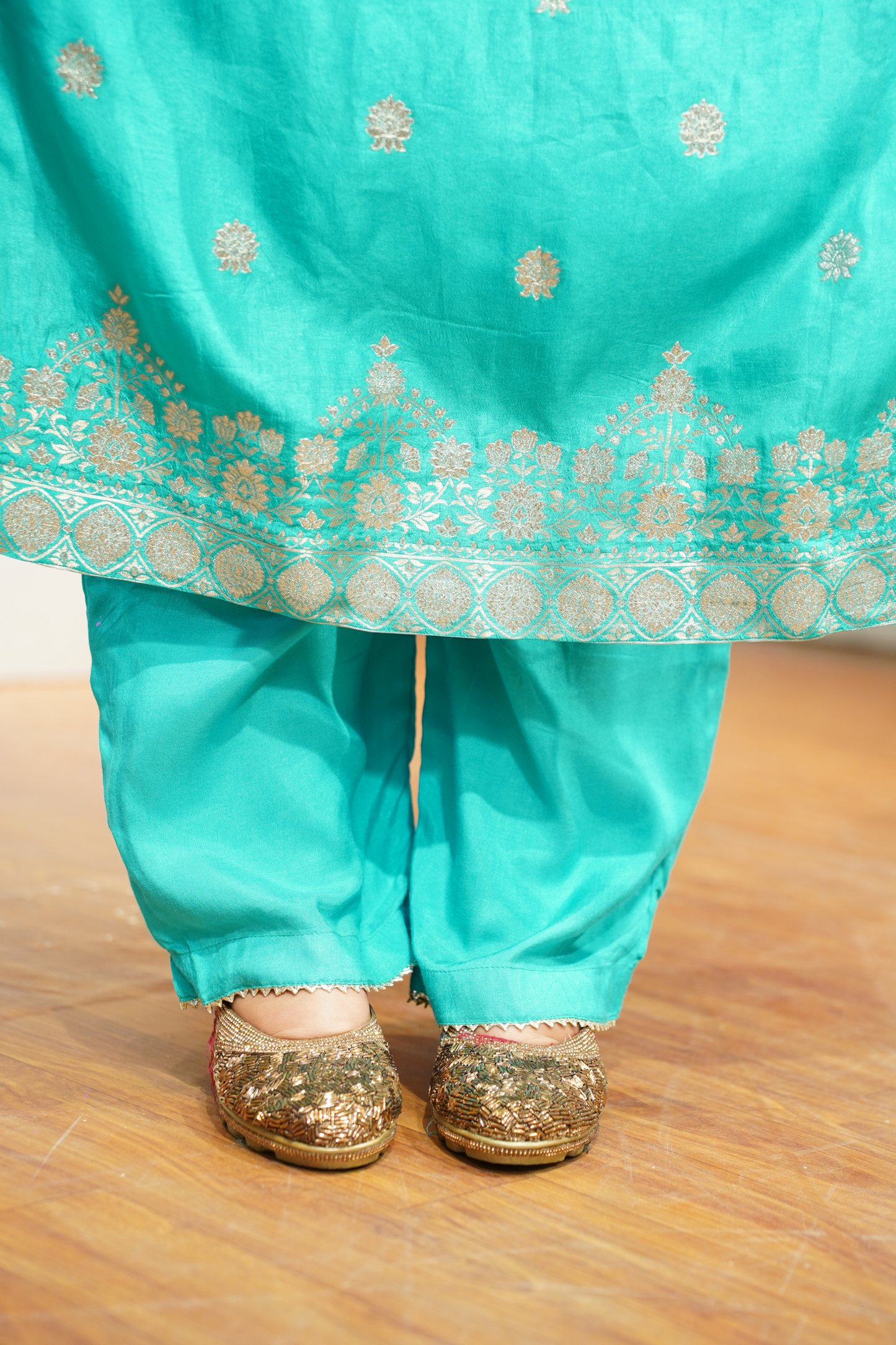 Mrinal Firozi Jacquard Silk Suit