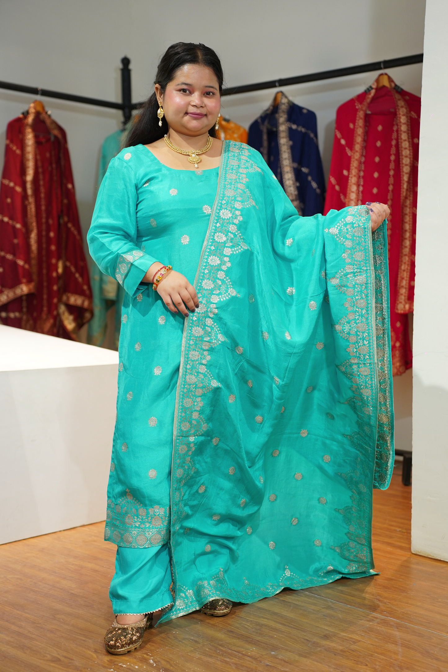 Mrinal Firozi Jacquard Silk Suit