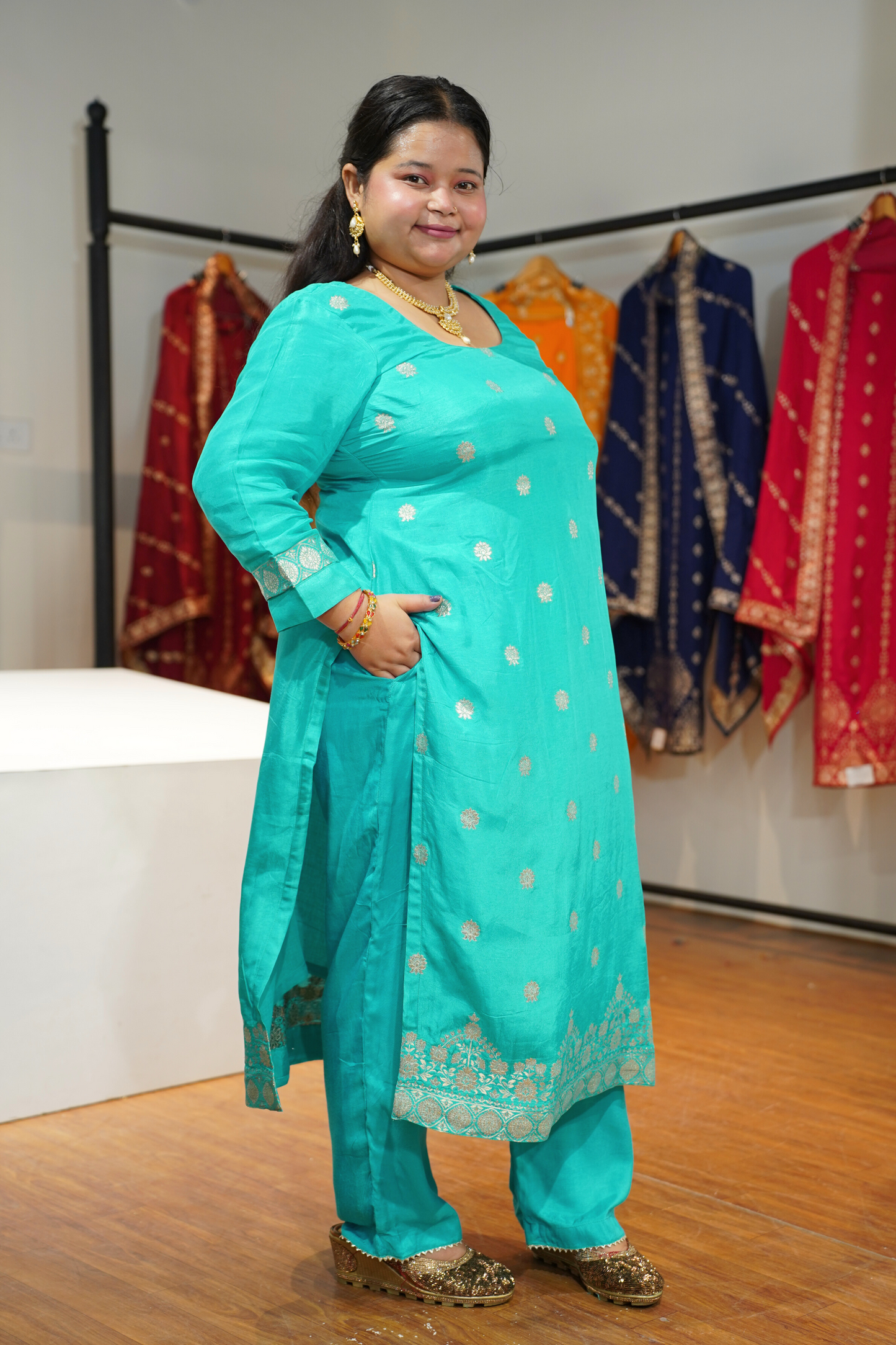 Mrinal Firozi Jacquard Silk Suit