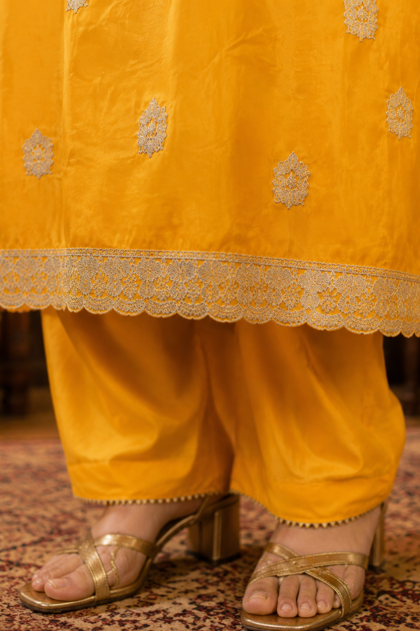 Divisha Yellow Suit Set With Zari Embroidery
