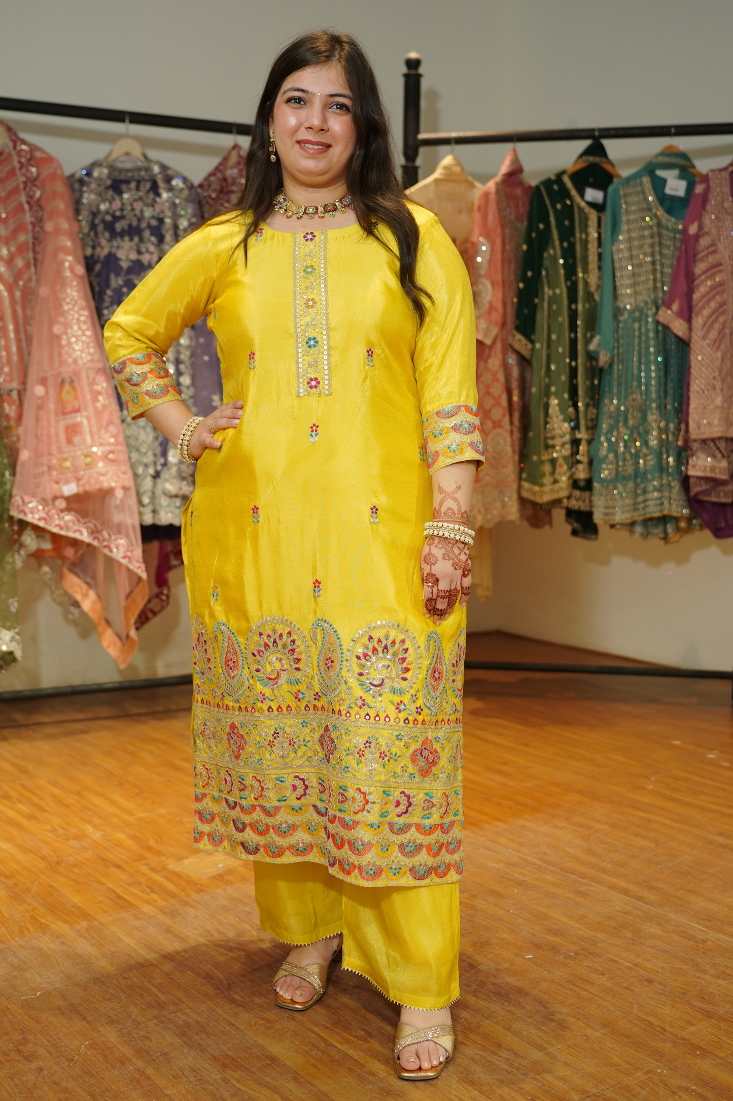 Saanvi Prabha Shimmer Suit With Zari Embroidery