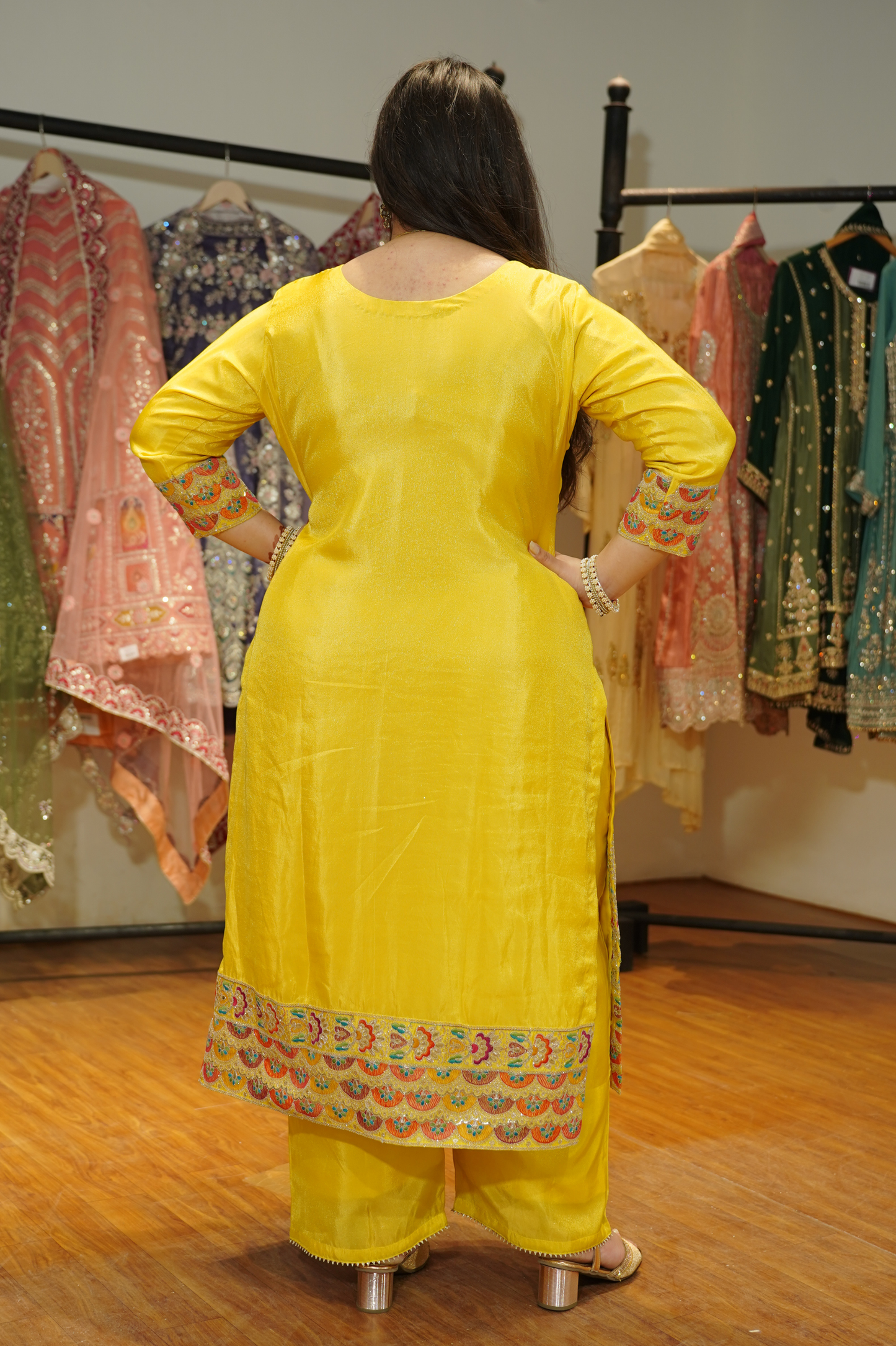 Saanvi Prabha Shimmer Suit With Zari Embroidery