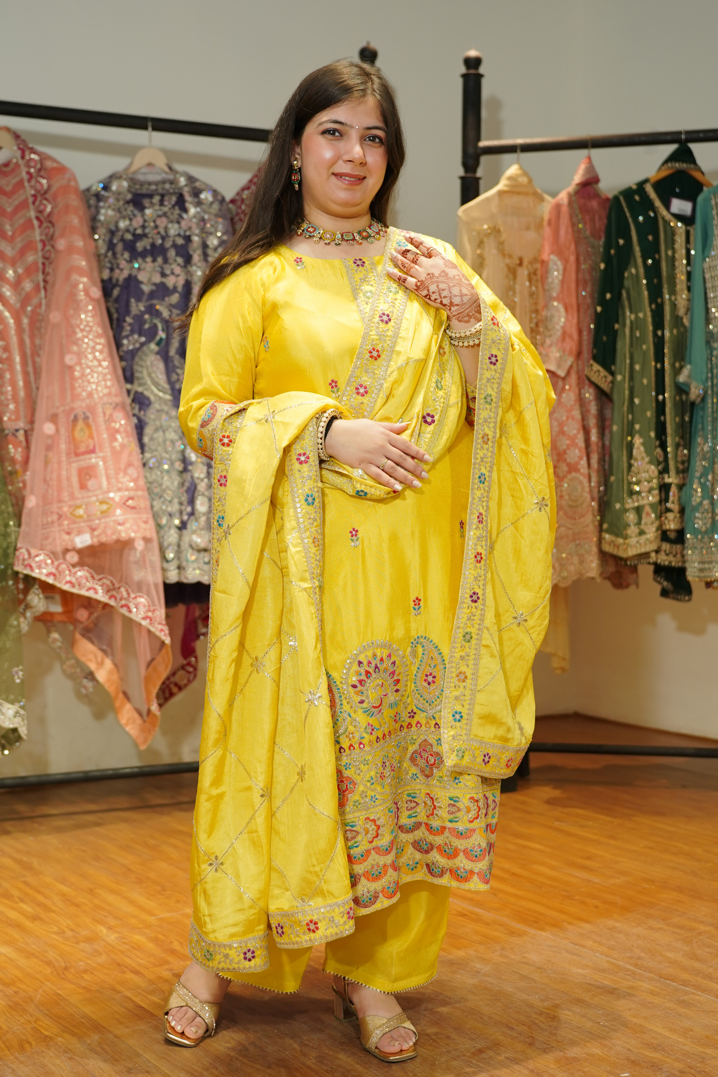 Saanvi Prabha Shimmer Suit With Zari Embroidery