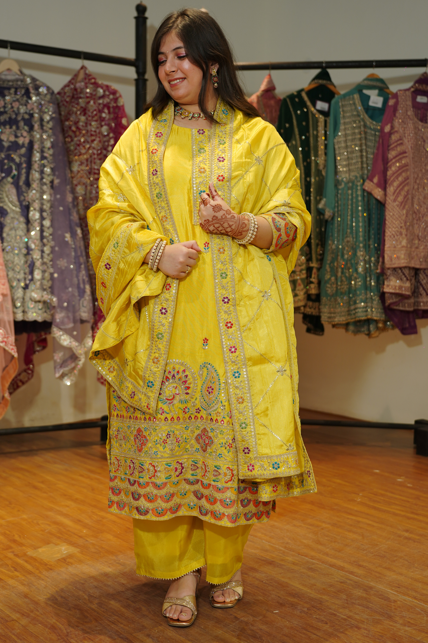 Saanvi Prabha Shimmer Suit With Zari Embroidery