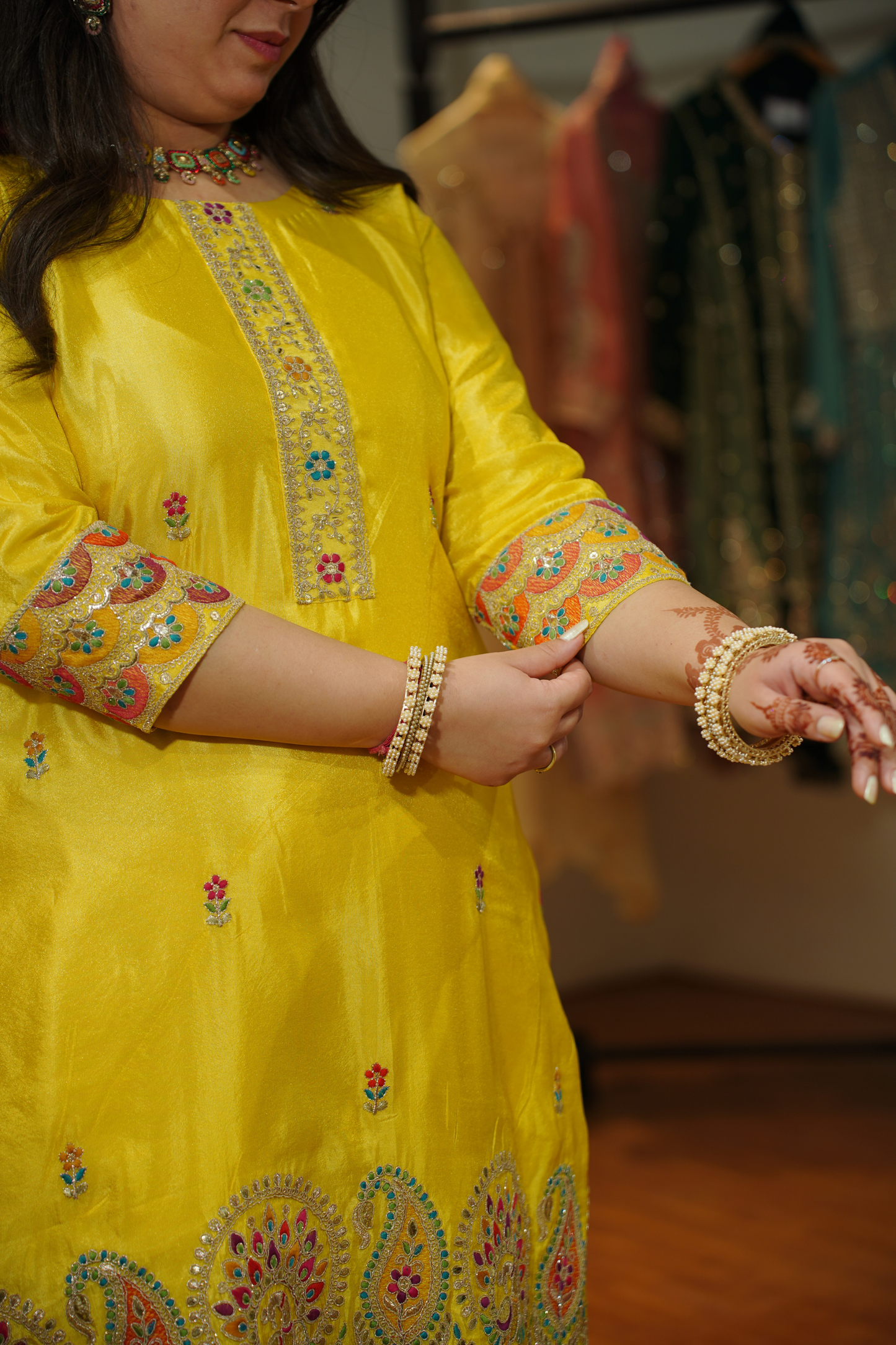 Saanvi Prabha Shimmer Suit With Zari Embroidery