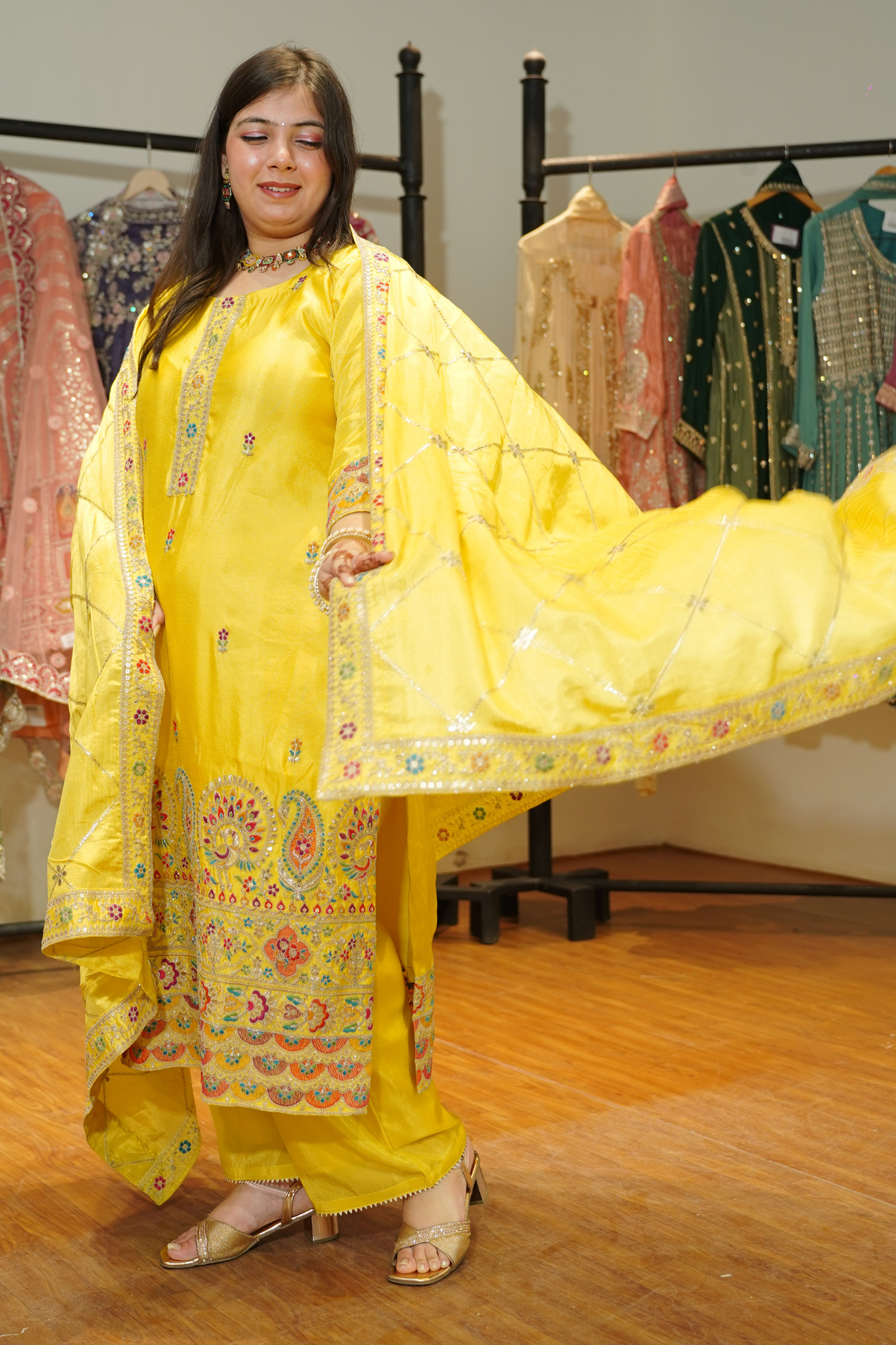 Saanvi Prabha Shimmer Suit With Zari Embroidery