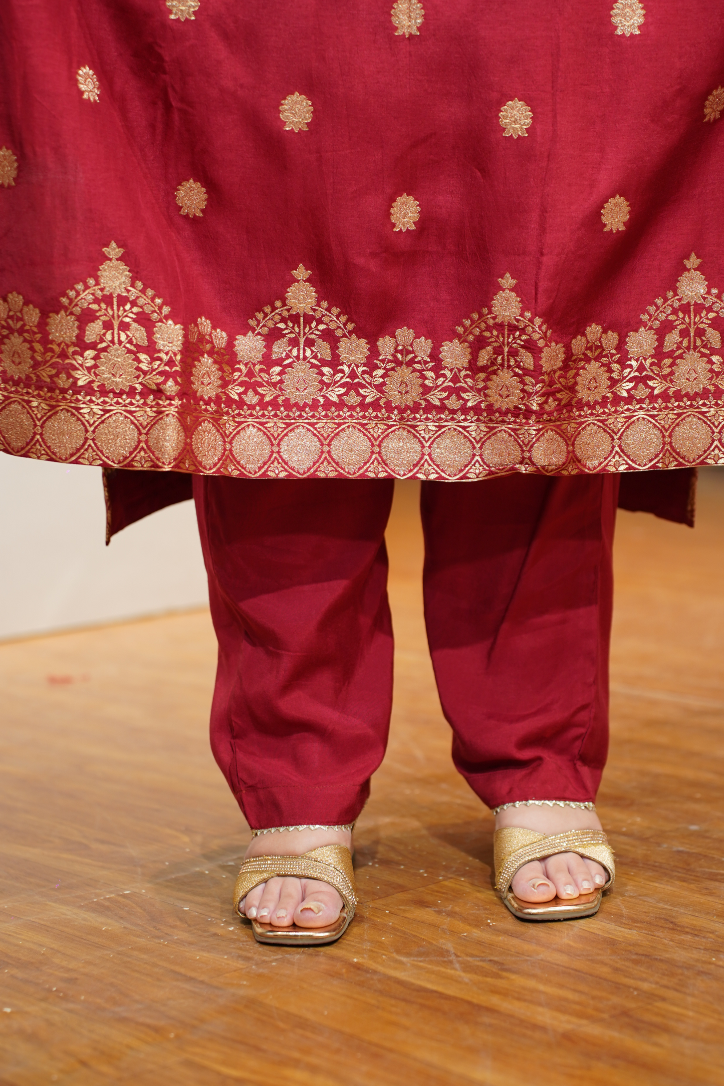 Vamika Maroon Jacquard Silk Suit