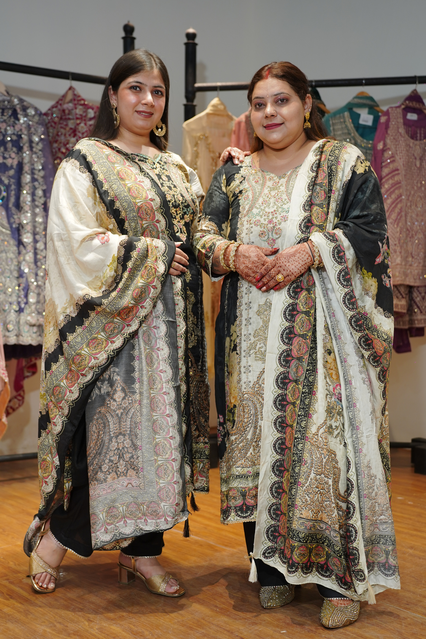 Zareen Karachi Muslin Suit with Aari Work