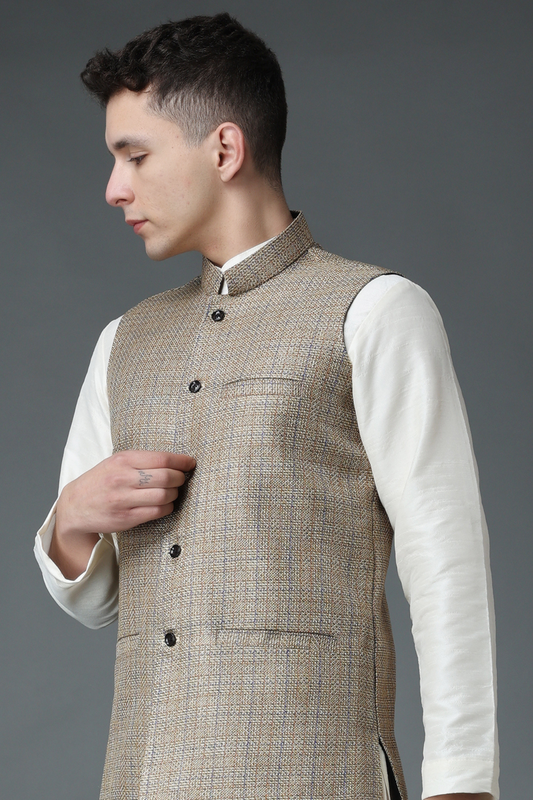 Buy Plus Size ​Ivory Festive Silk Vasket At Apella | Sizes XS to 10 XL | India | Free Delivery | Customized