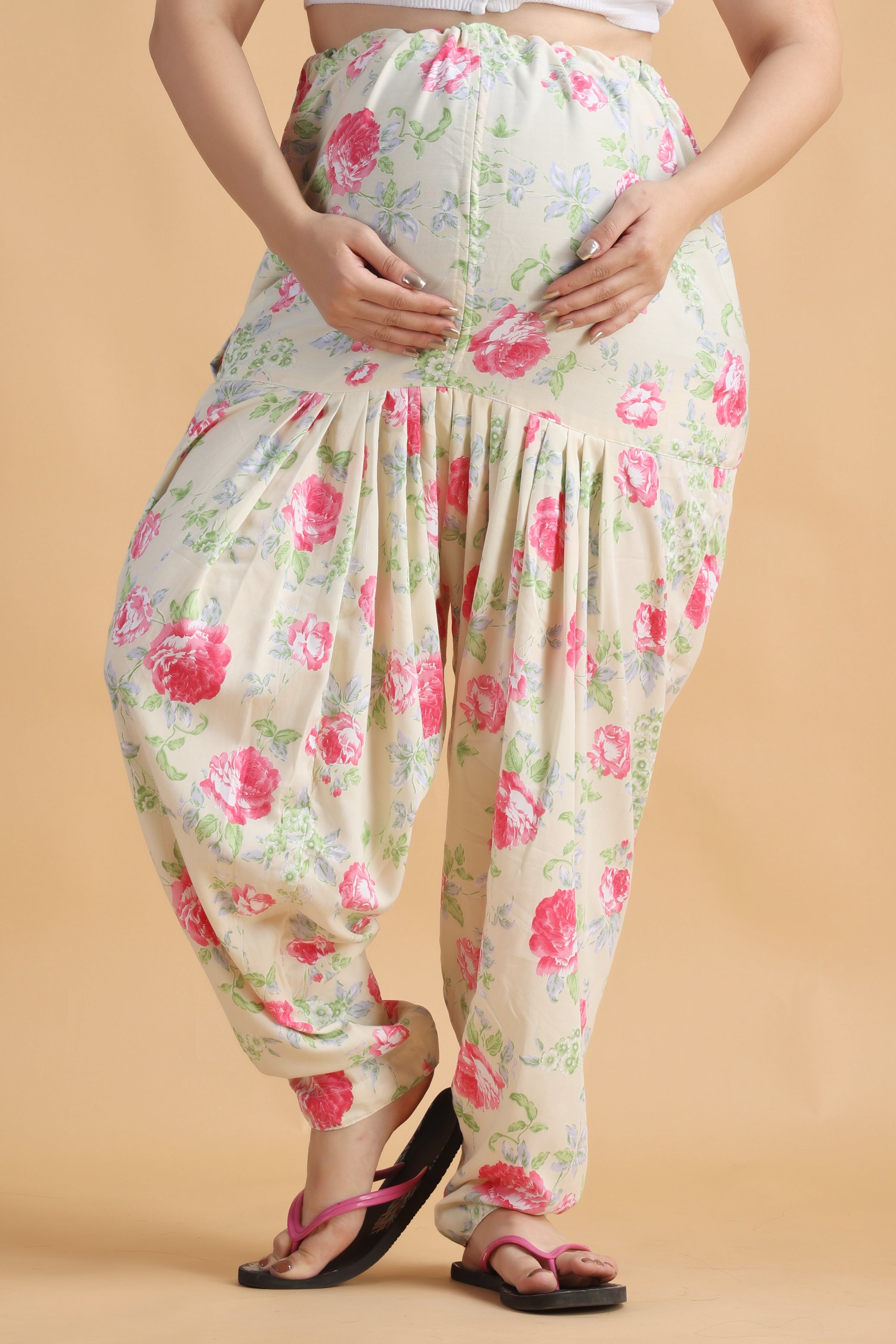 Pregnant Jeans -——————————— For online orders: Website: zodaya.com Direct  Message 📥 Whatsapp 👉 70 430604 | Instagram