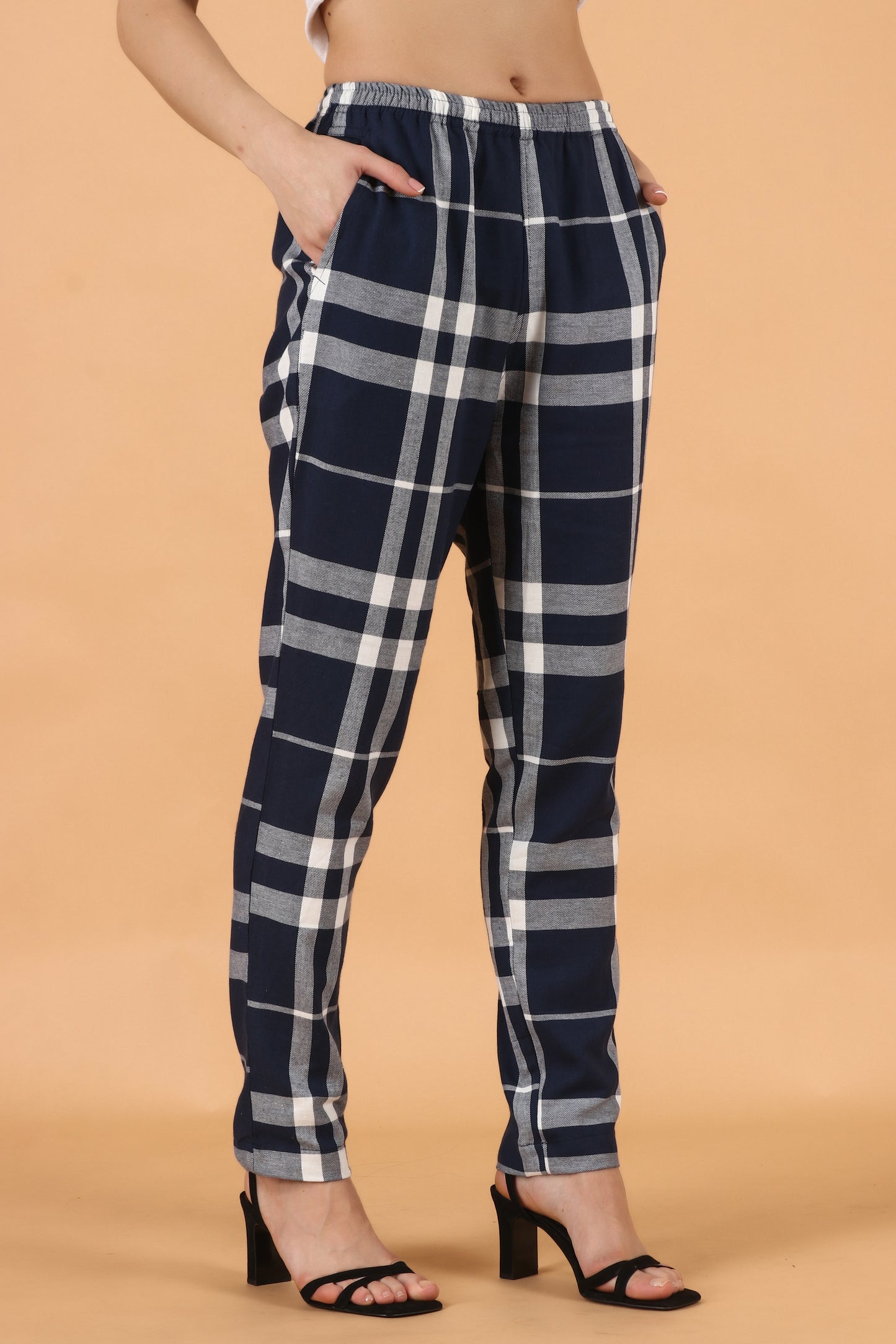 Women Plus Size Blue Grid Woollen Pajama