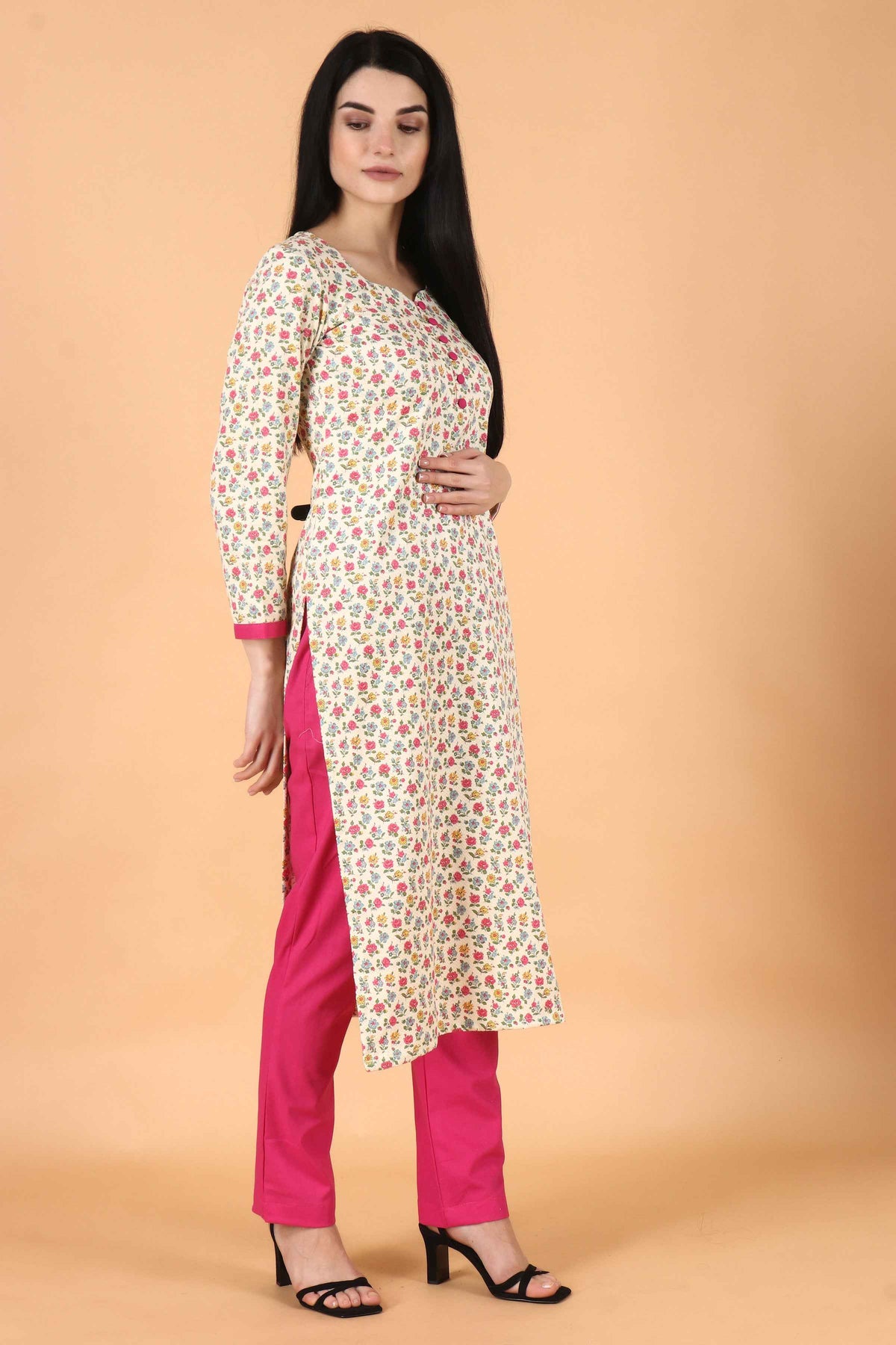 Buy Plus Size ​White Floral Corduroy Kurta Set At Apella | Sizes XS to 10 XL | India | Free Delivery | Customized